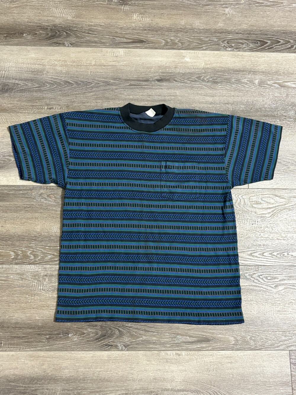 Vintage International Favorites Aztec Pocket Tee Shirt Single Stitch Mens Medium